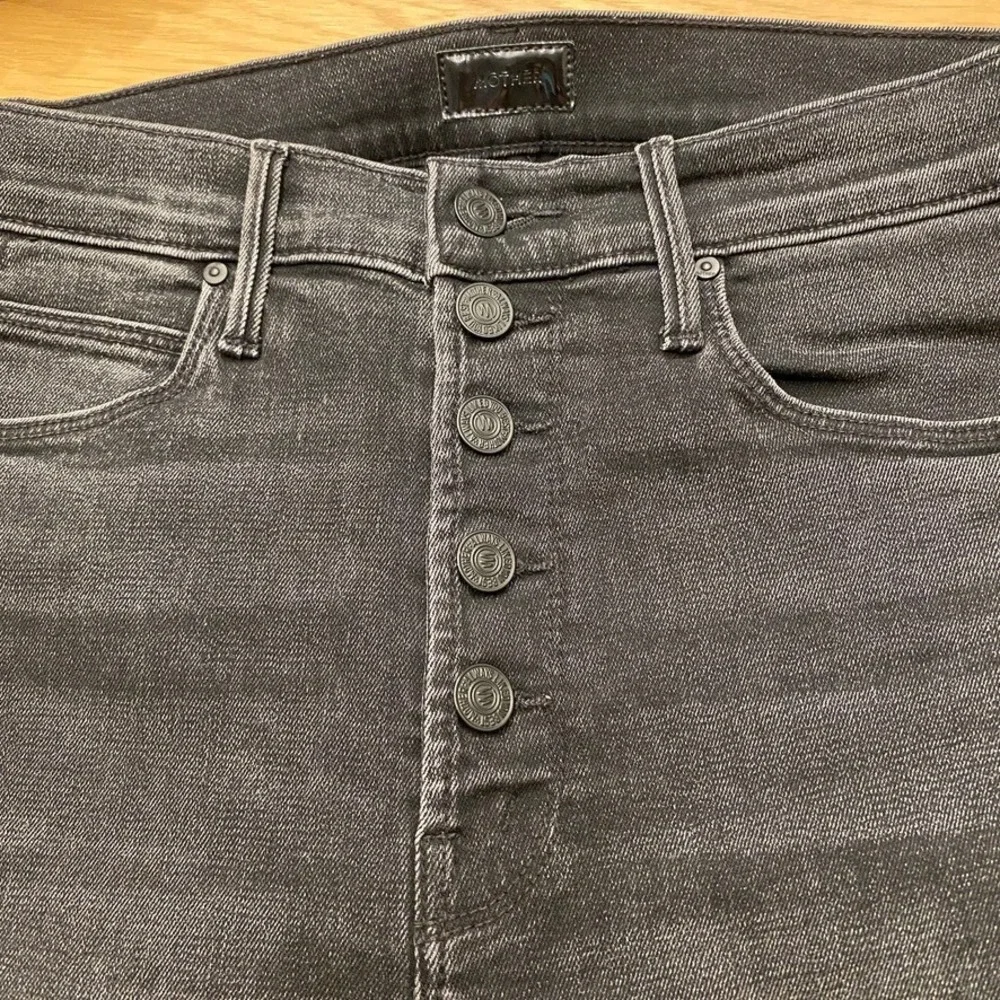 MOTHER The Pixie Dazzler Ankle Fray Jeans Night Shadow Off Duty Edgy Urban Retro